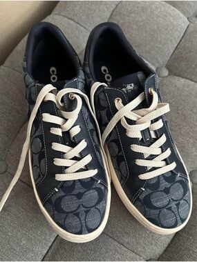 Coach Navy Signature Canvas Low-Top Sneakers with Cream Laces